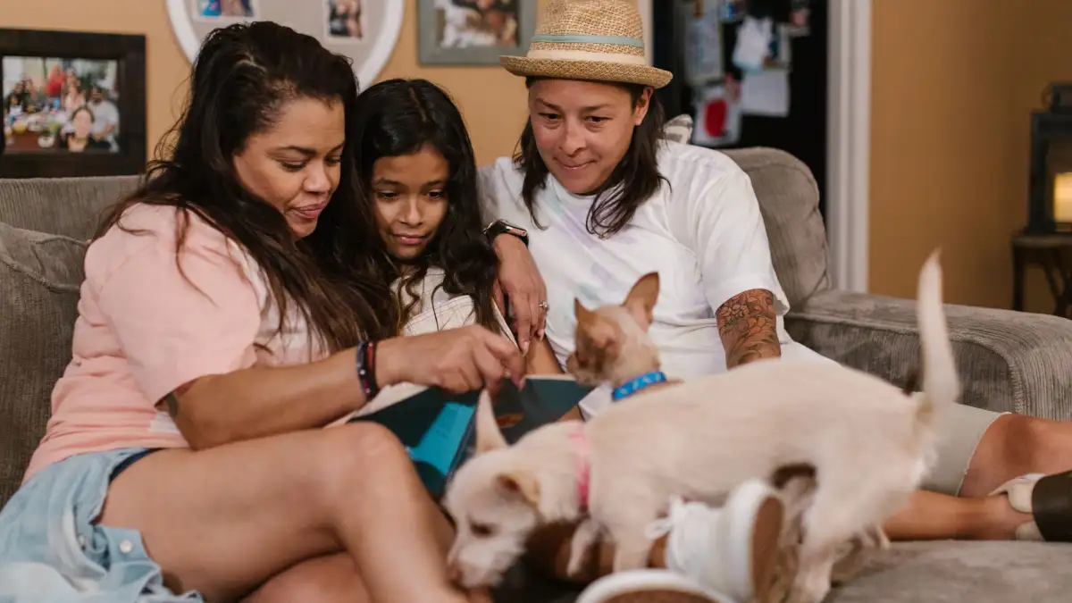 How to Introduce a New Dog to Your Kids in Two Weeks